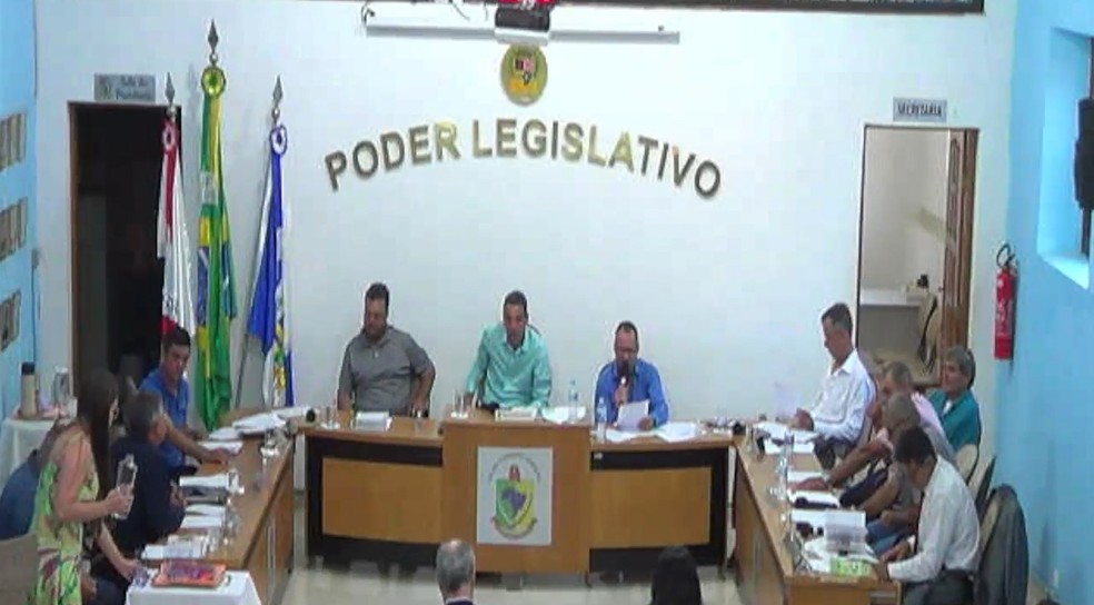 Vereadores têm mandatos cassados por quebra de decoro parlamentar em Soledade de Minas